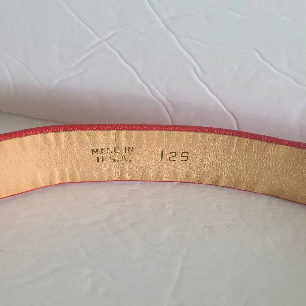 Vintage Red genuine leather women's belt with gold buckle 30 in. - Picture 5 of 7